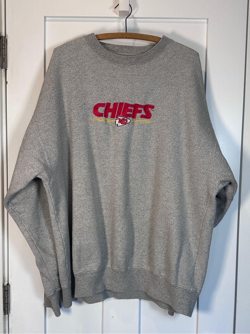Majestic Gray Vintage Kansas City Chiefs Crewneck Football Sweatshirt Logo